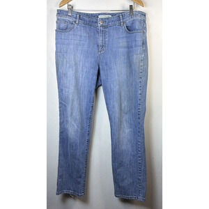 Chico's women's 16 18 XL petite 3 short Platinum Straight Jeans Reg Stretch